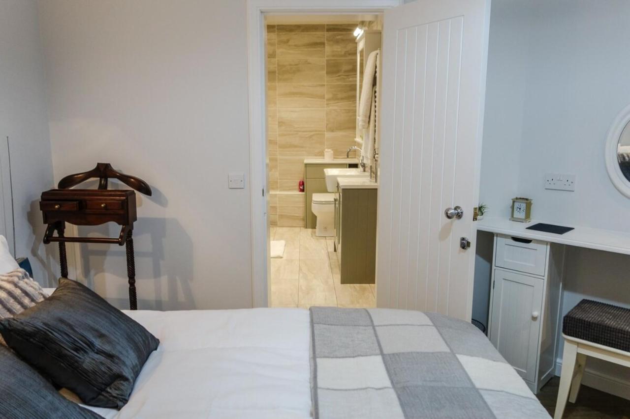 Quiet Ground Floor Mews Flat And Parking Apartment Единбург Екстериор снимка
