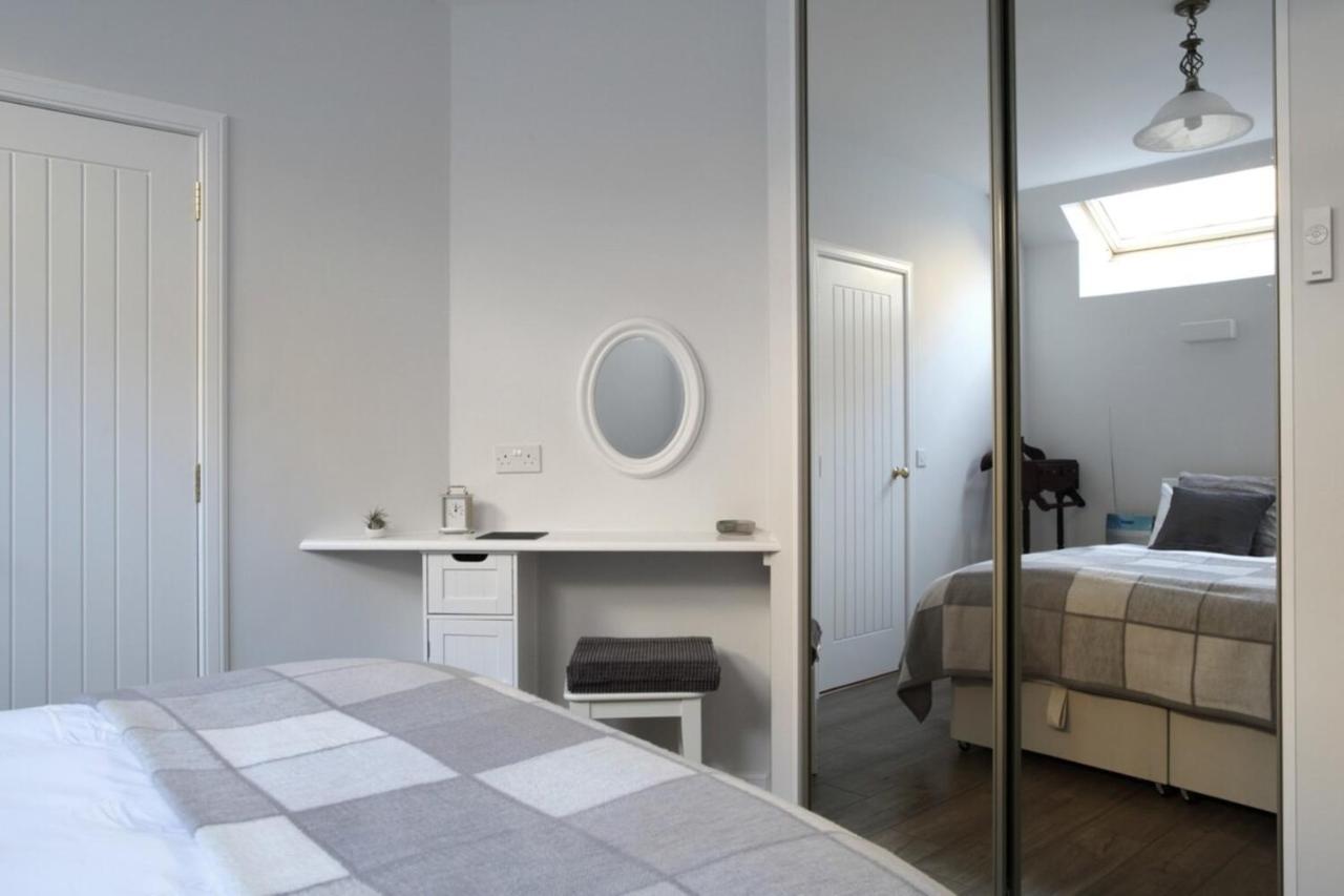 Quiet Ground Floor Mews Flat And Parking Apartment Единбург Екстериор снимка